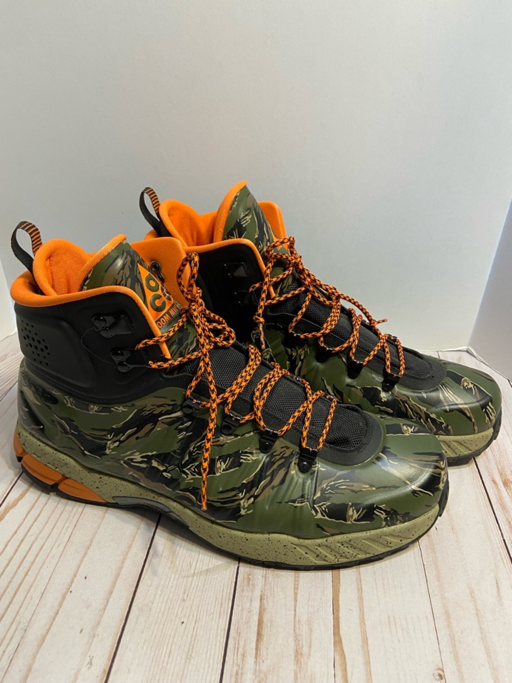 Nike zoomMen's posite Green Camo High-Top Sneakers with Orange Accents